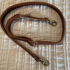 Portland Leather Triangle Crossbody Strap in color nutmeg